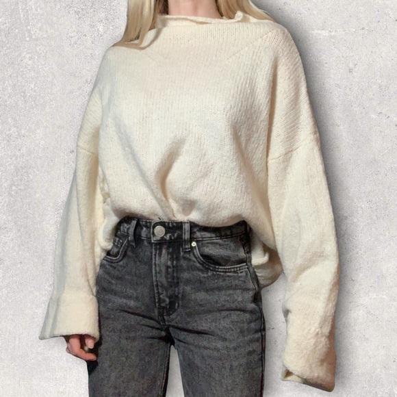 Anthropologie Sweaters - ⭐️SOLD⭐️Anthropology Moth White Knit a sweater high neck